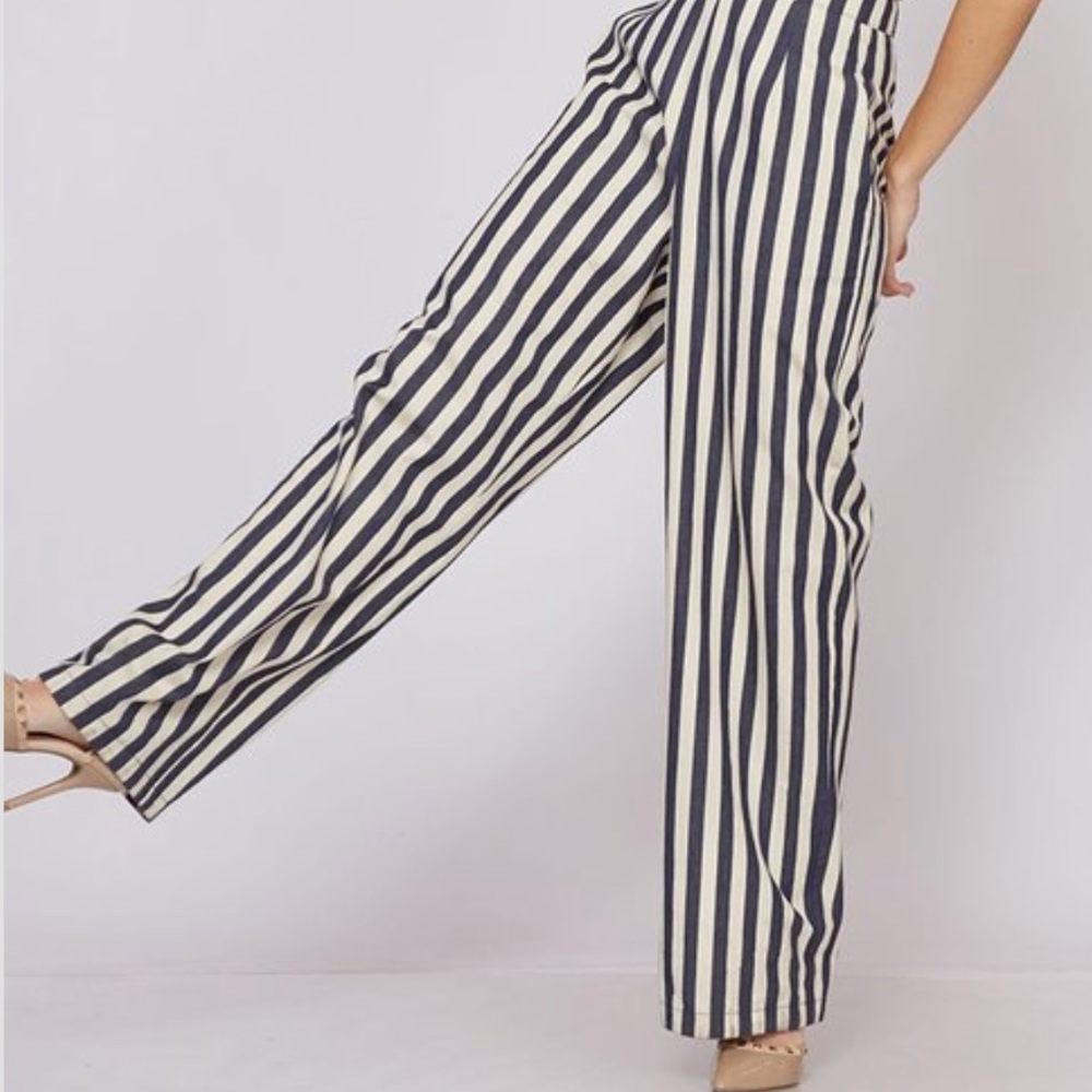 SALE🔥 Strappy Back Jumpsuit - Picture 6 of 8